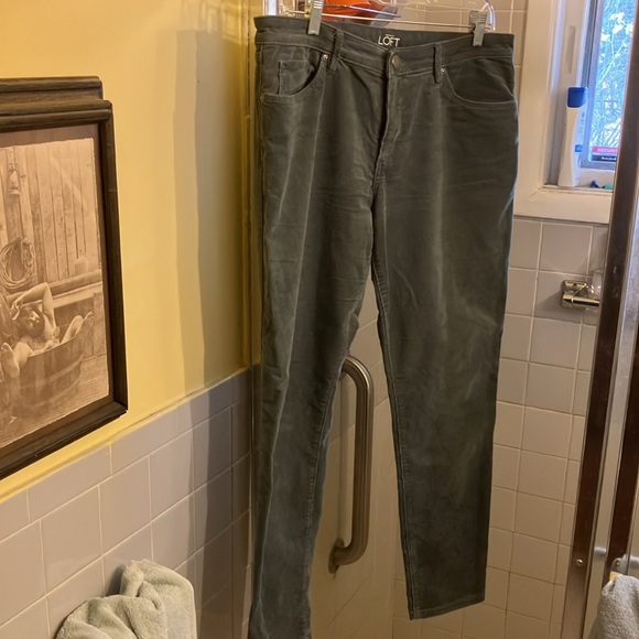 Loft. Gray corduroy Jeans. Size 10. (30/10 on label) - Picture 3 of 5